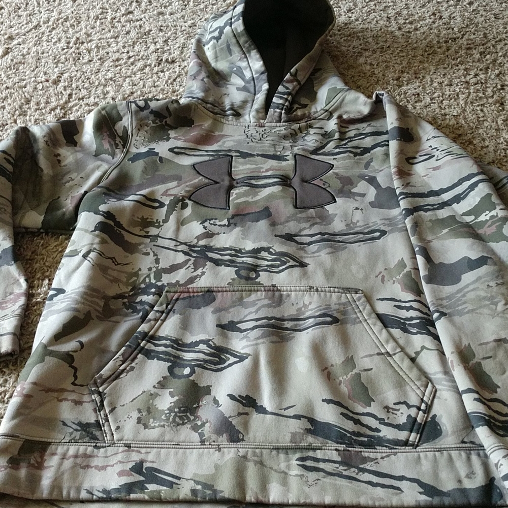 YXL under armour camouflage sweatshirt hoodie